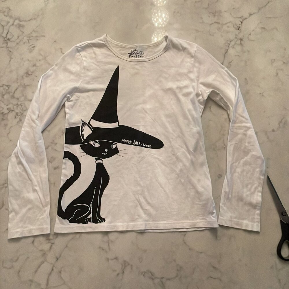 Halloween Black Cat Witch Hat Tee Old Navy Licensed Graphic T-Shirt